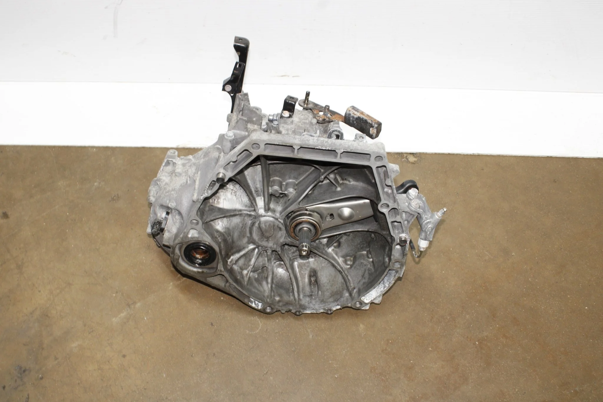 06-11 Honda Civic R18A Manual JDM Transmission - Image 3