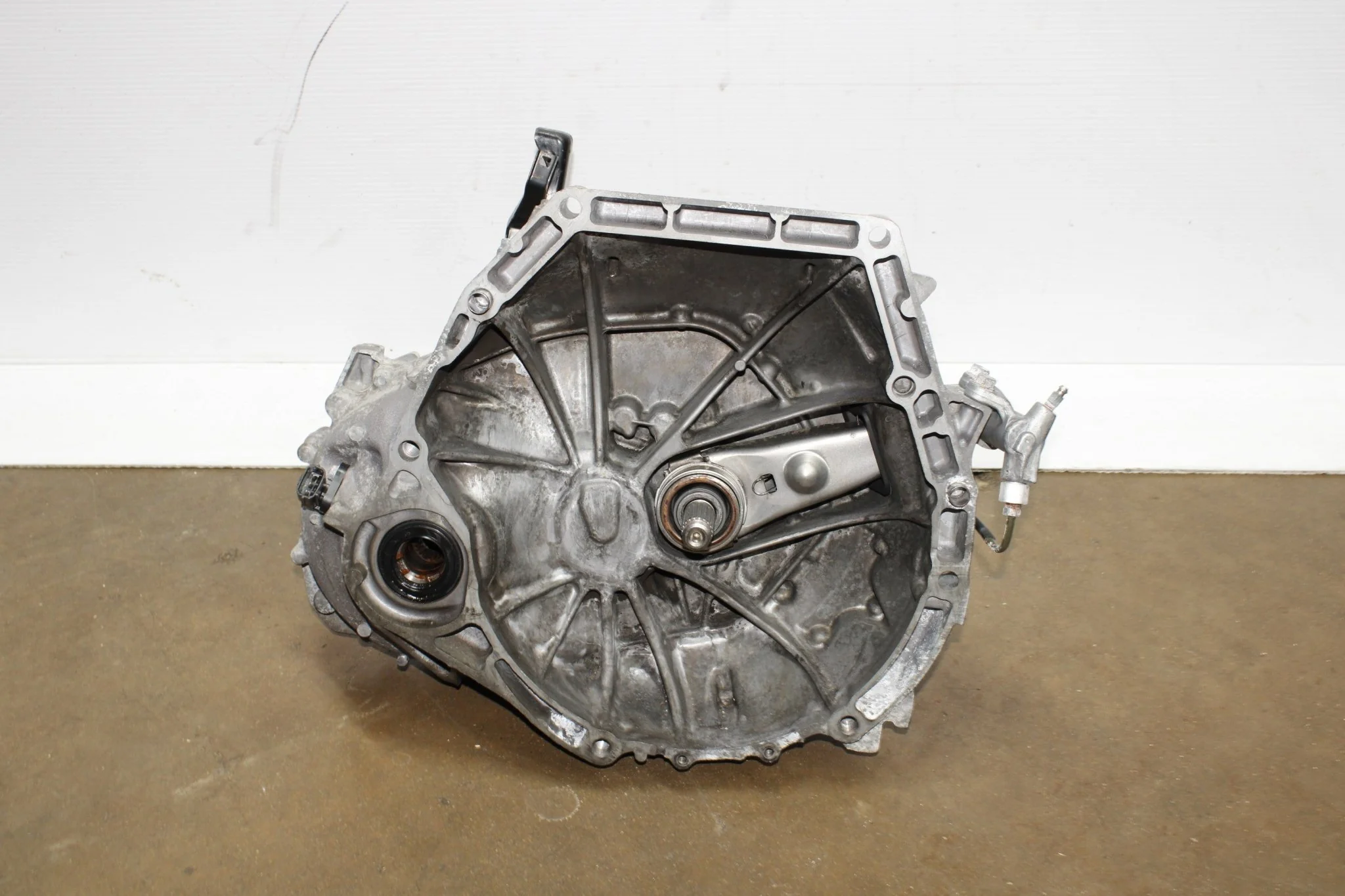 06-11 Honda Civic R18A Manual JDM Transmission - Image 4