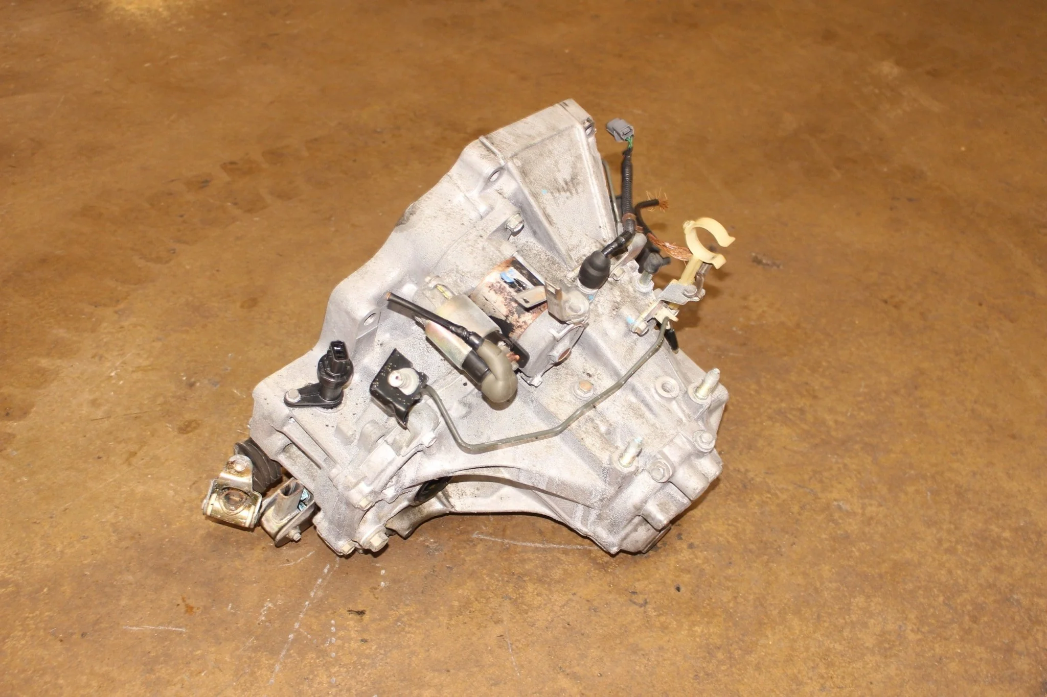 1992-2000 Honda Civic5 Speed Manual JDM Transmission D16 1.6L 4 Cylinders - Image 8