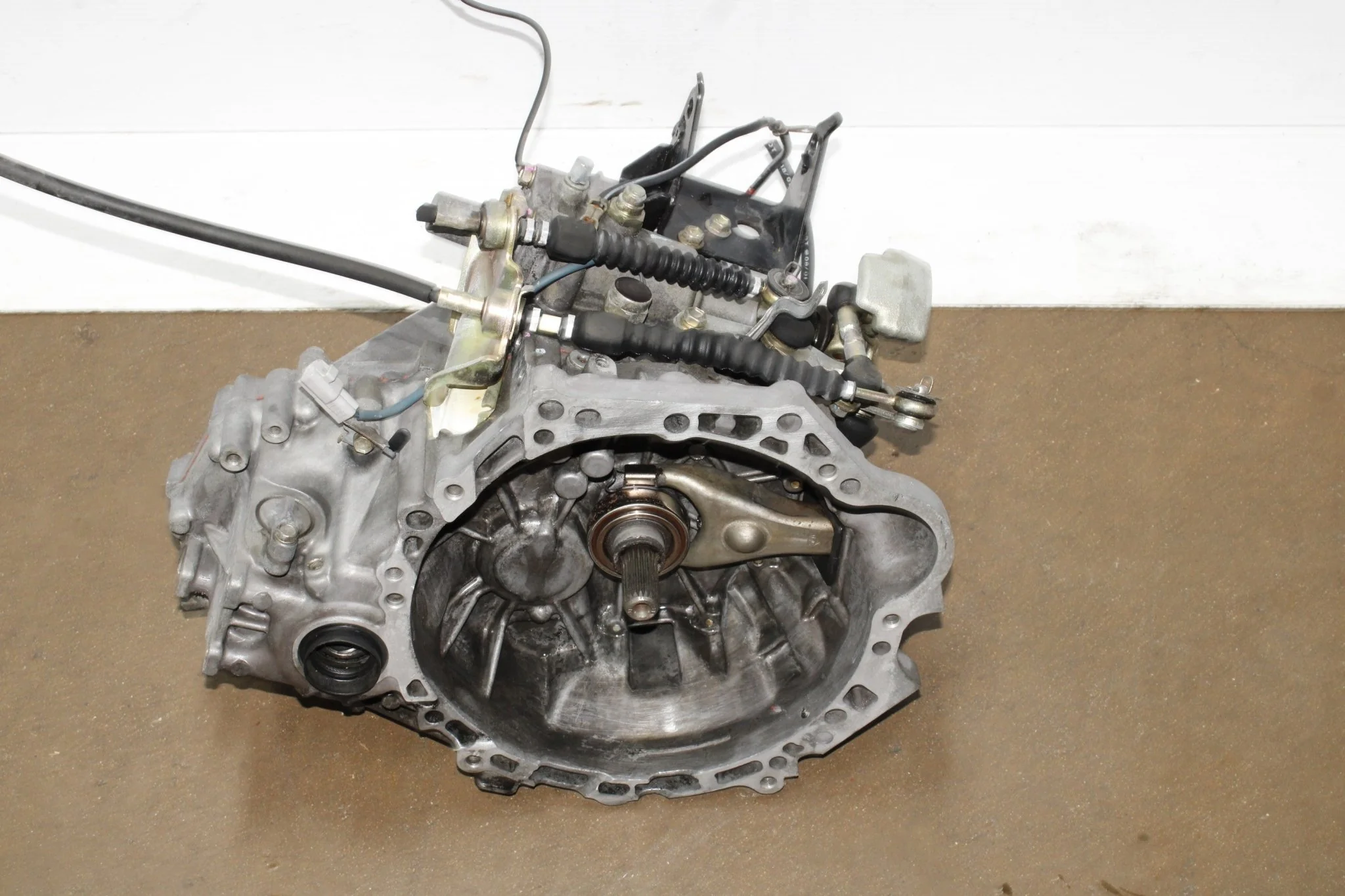 2000-2005 Toyota Celica GTS 6 Speed Manual Transmission JDM 2ZZ - Image 5