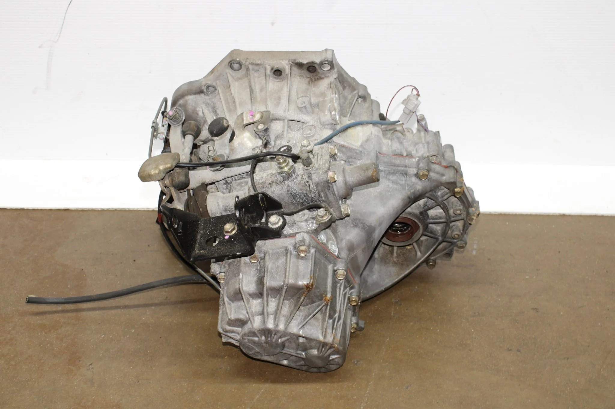 2000-2005 Toyota Celica GTS 6 Speed Manual Transmission JDM 2ZZ - Image 2