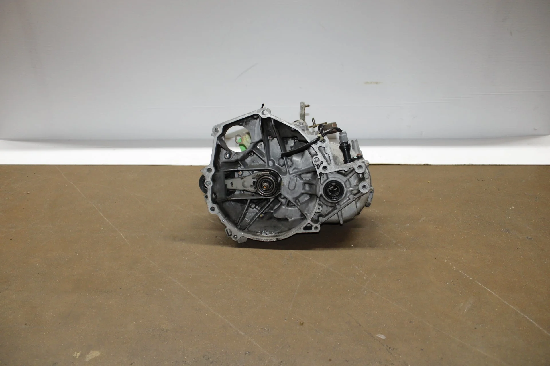 2001-2005 Honda Civic 5-Speed Manual JDM Transmission D17A 1.7L 4 Cylinders - Image 2