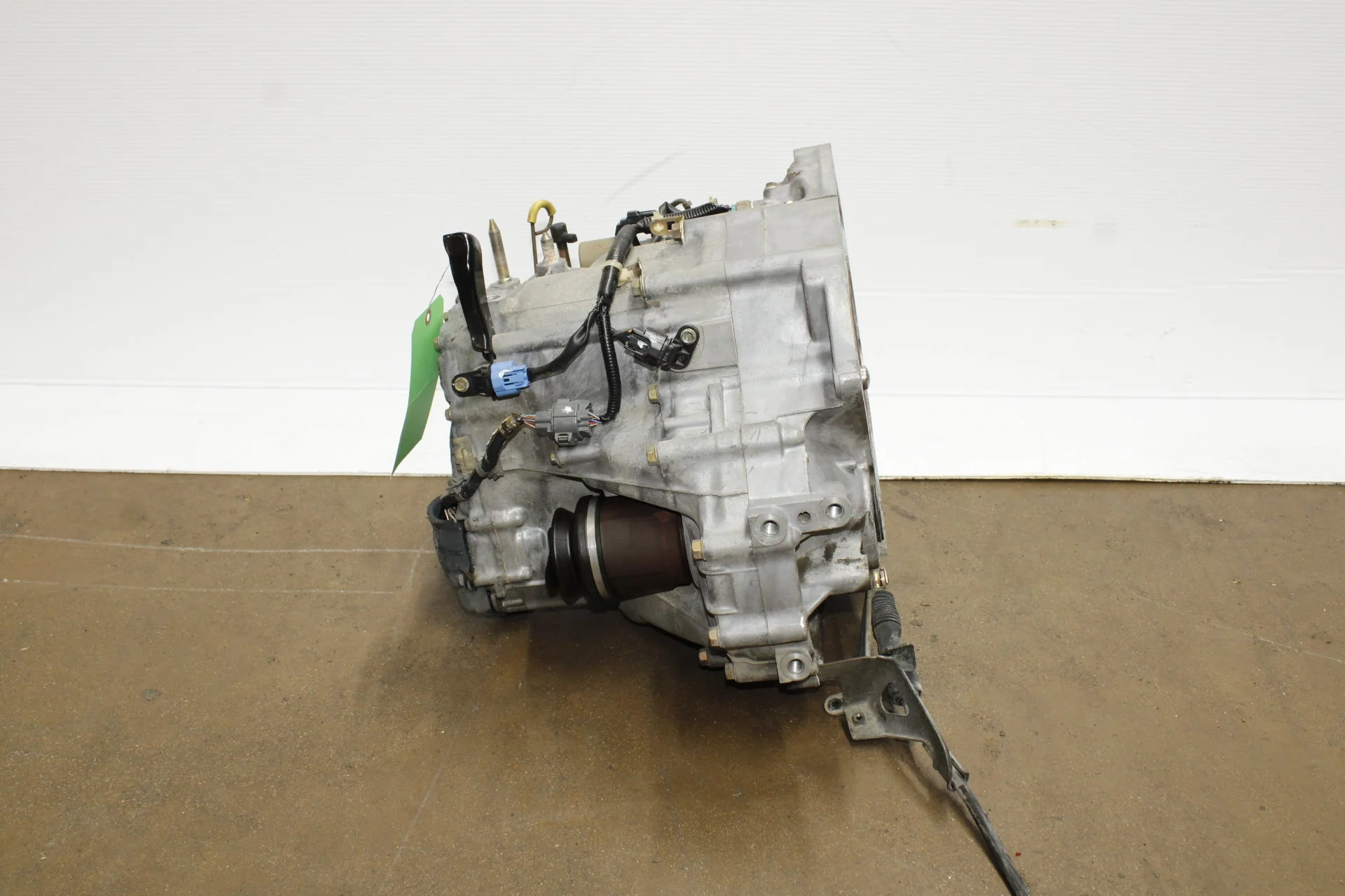 2005-2006 Honda CRV FWD Automatic JDM Transmission K24A 2.0L 4 Cylinders - Image 4