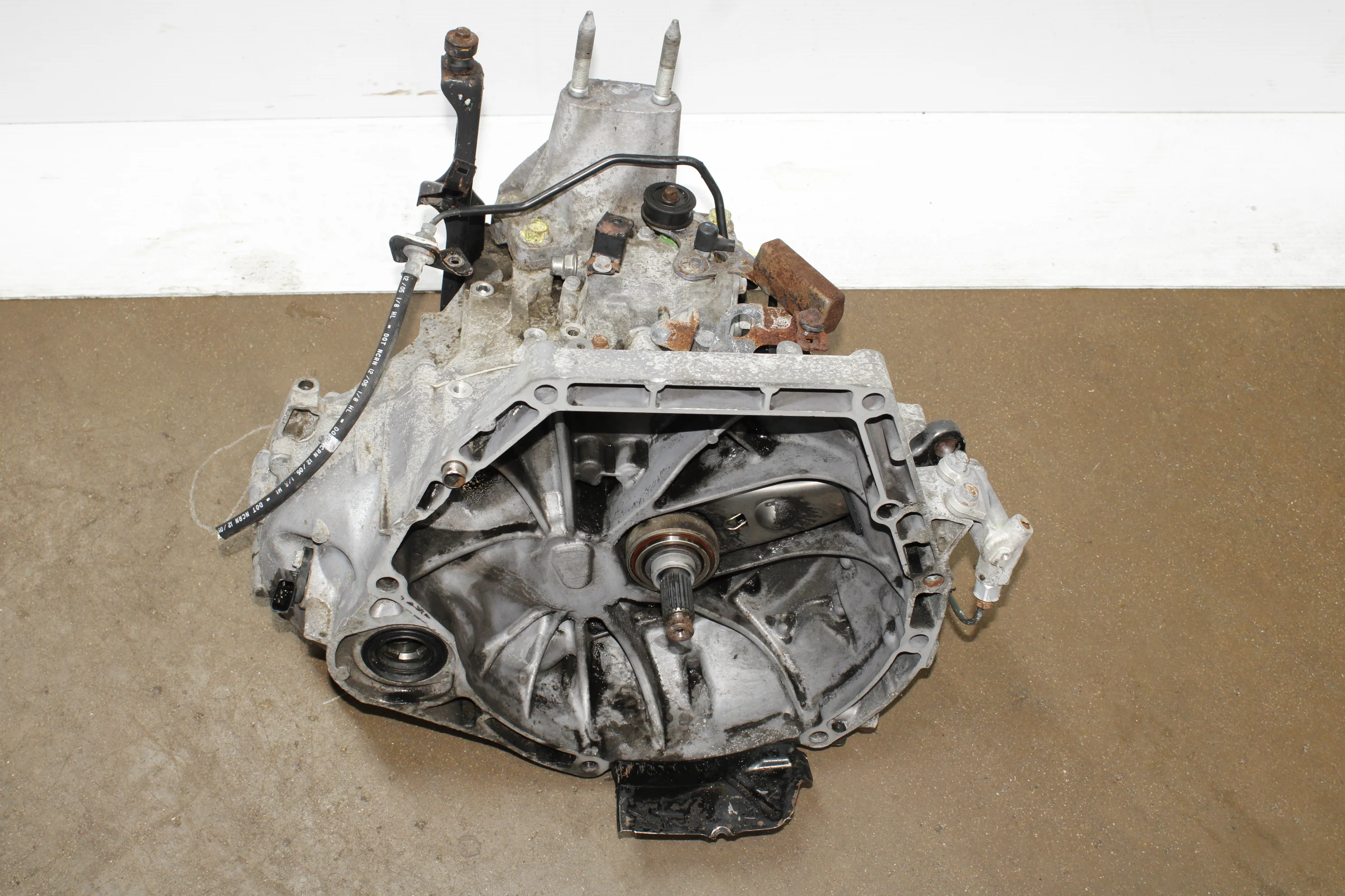 2006-2011 Honda Civic 6 Speed Manual Transmission JDM R18A - Image 5