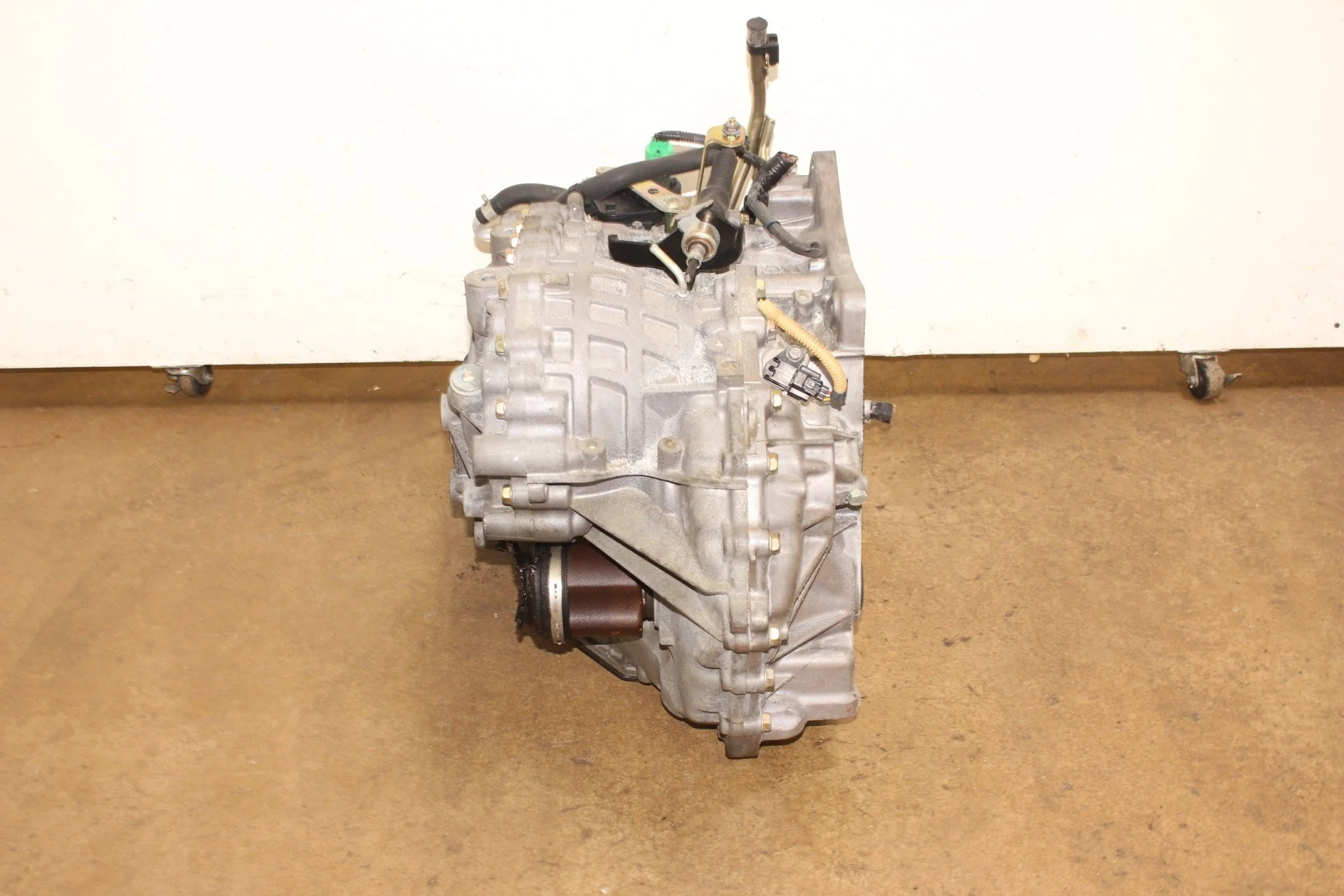 2013-2014 Nissan NV200 Automatic JDM Transmission MR20 2.0L 4 Cylinders - Image 9